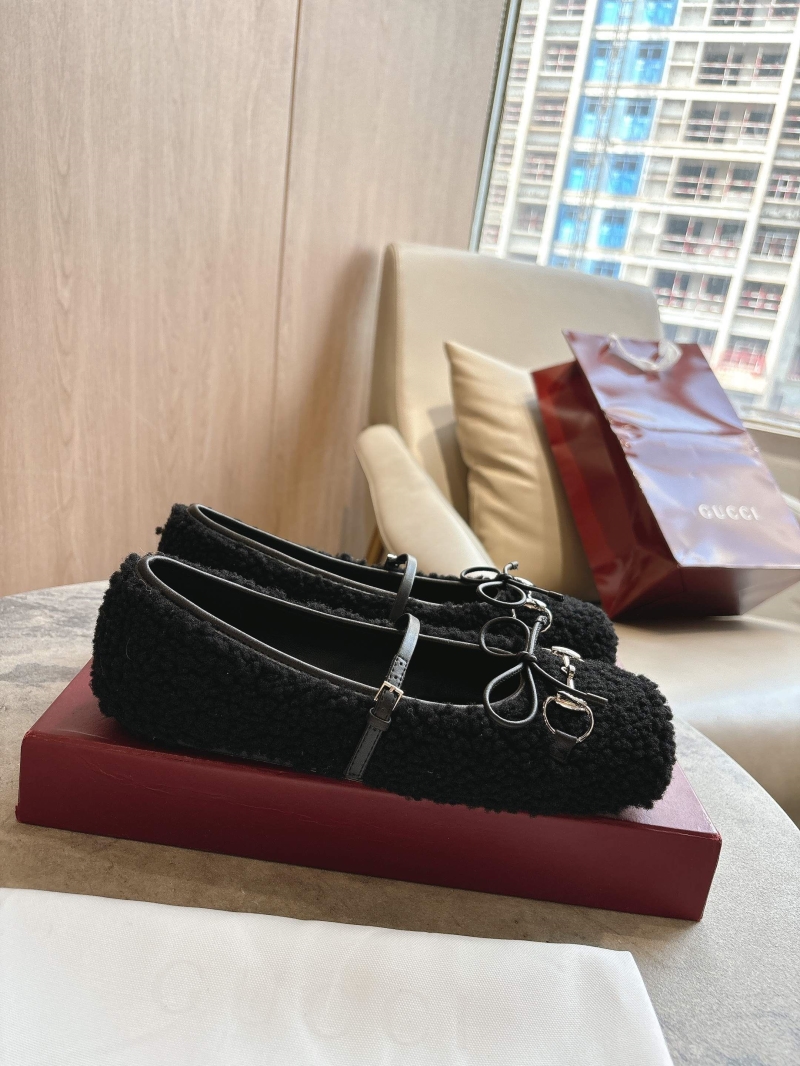 Gvc*1 flat shoes